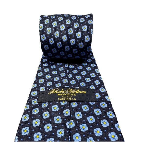 Brooks Brothers Makers | Blue Floral Flower Geometric Pattern All Silk Necktie - Picture 2 of 4